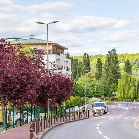 Chic Apart With Parking Apartment Mantes-la-Jolie Bagian luar foto
