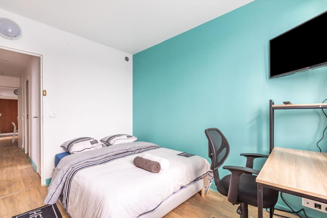 Chic Apart With Parking Apartment Mantes-la-Jolie Bagian luar foto