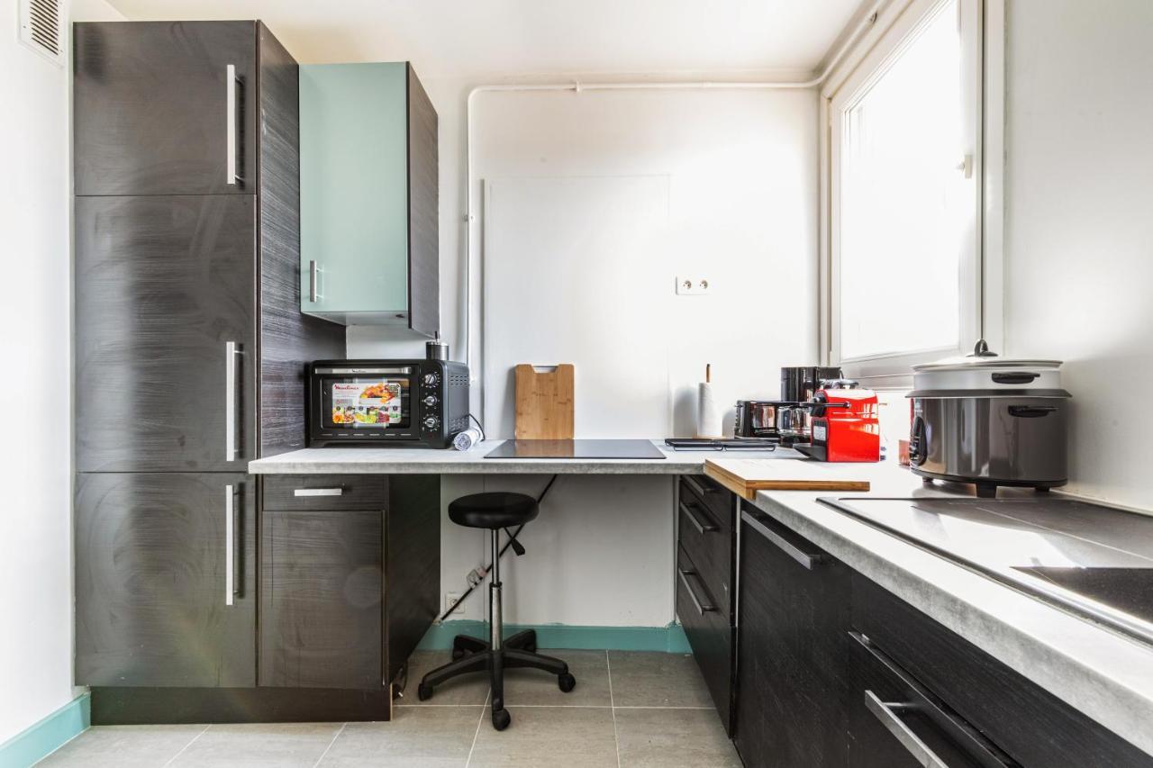 Chic Apart With Parking Apartment Mantes-la-Jolie Bagian luar foto