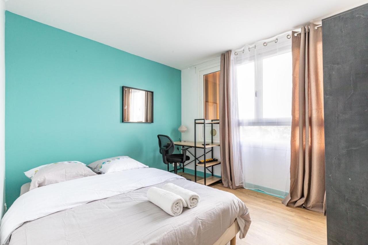Chic Apart With Parking Apartment Mantes-la-Jolie Bagian luar foto