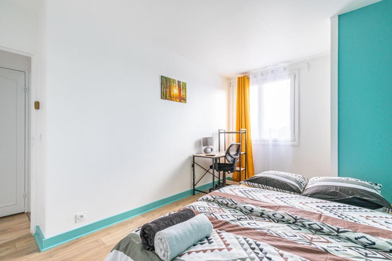 Chic Apart With Parking Apartment Mantes-la-Jolie Bagian luar foto