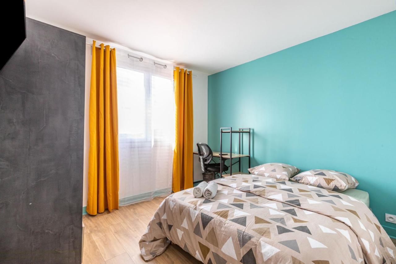 Chic Apart With Parking Apartment Mantes-la-Jolie Bagian luar foto
